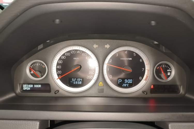 Used Volvo XC Classic 2014 T5 Luxury Edition Instrument Cluster