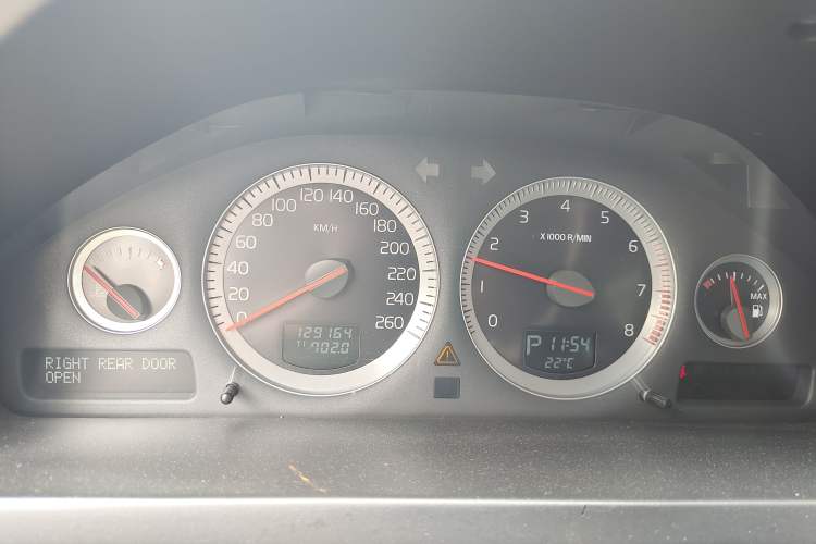 Used Volvo XC Classic 2014 T5 Luxury Edition Instrument Cluster