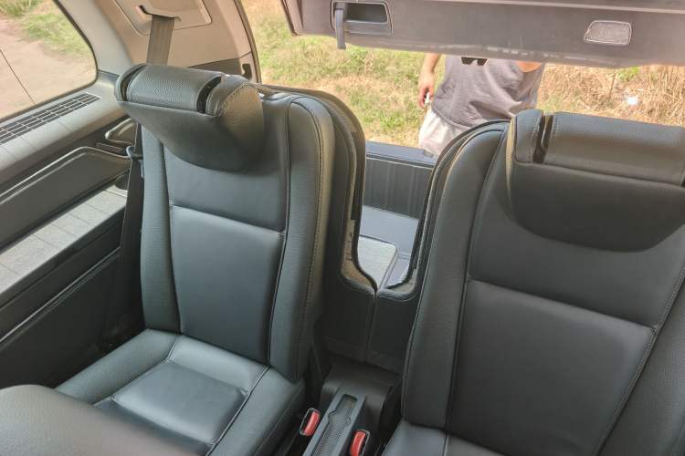 Used Volvo XC Classic 2014 T5 Luxury Edition Interior 4