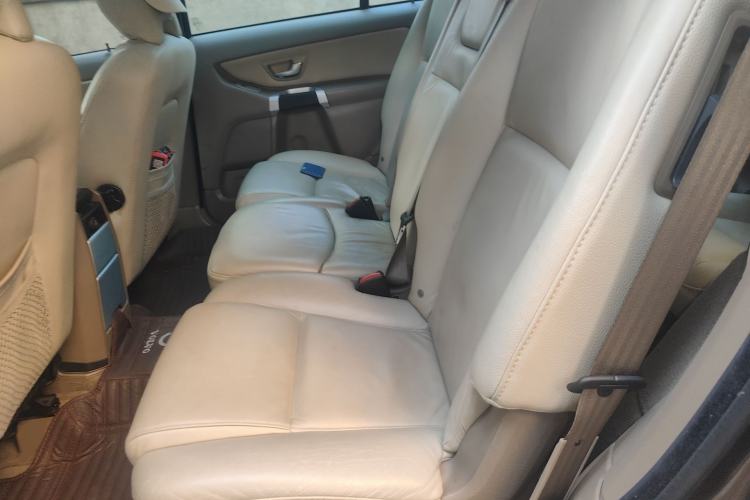 Used Volvo XC Classic 2014 T5 Luxury Edition Interior 4
