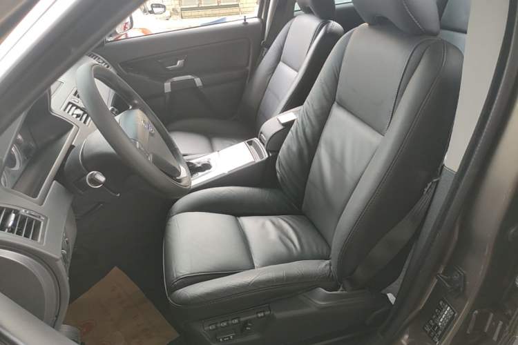 Used Volvo XC Classic 2014 T5 Luxury Edition Left Front Seat