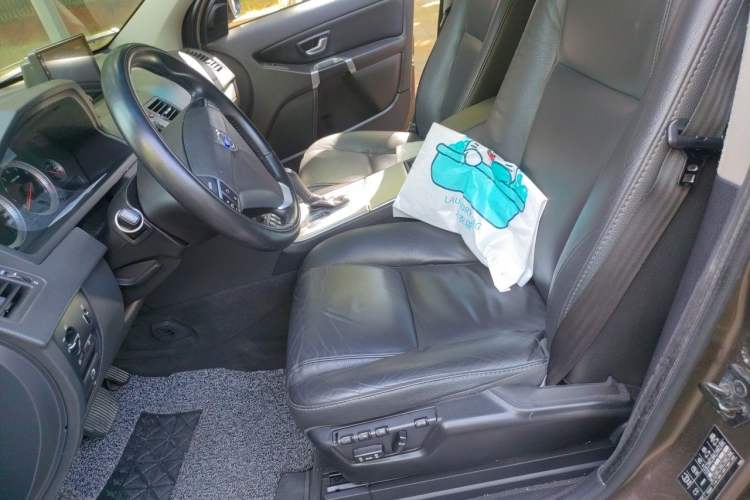 Used Volvo XC Classic 2014 T5 Luxury Edition Left Front Seat