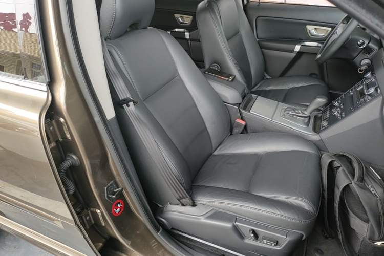 Used Volvo XC Classic 2014 T5 Luxury Edition Right Front Seat