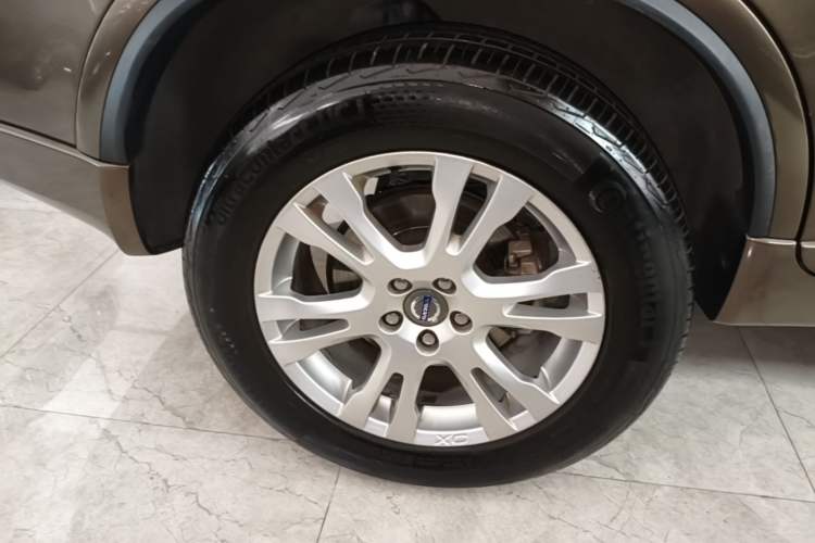 Used Volvo XC Classic 2014 T5 Luxury Edition Right Rear Wheel Hub