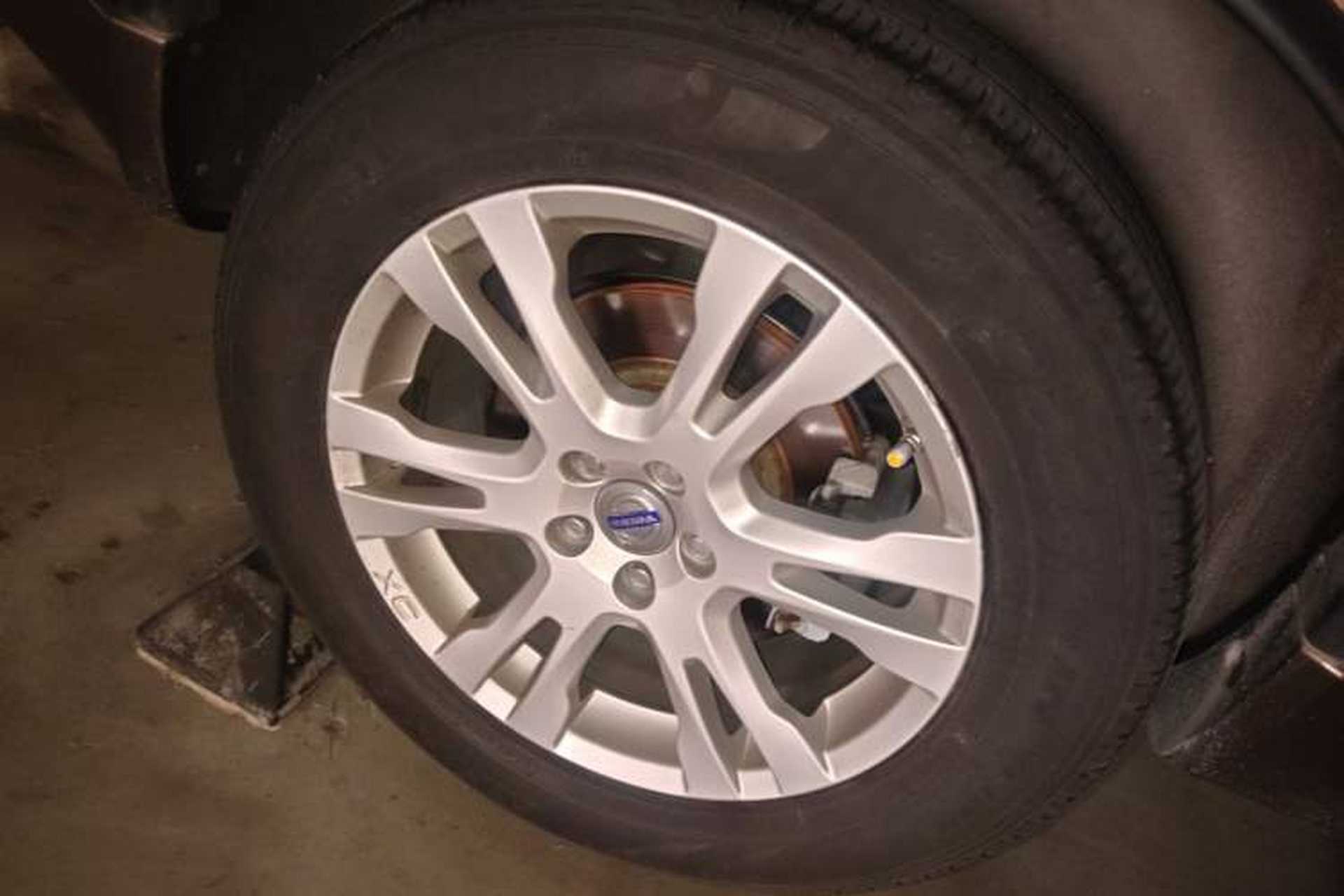 Used Volvo XC Classic 2014 T5 Luxury Edition Right Rear Wheel Hub