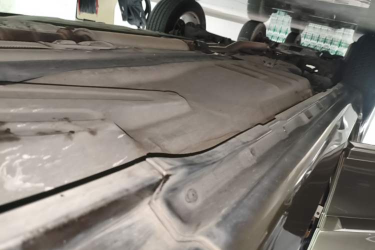 Used Volvo XC Classic 2014 T5 Luxury Edition Right Side Sill