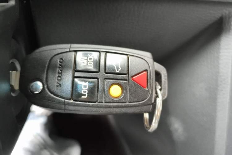 Used Volvo XC Classic 2014 T5 Luxury Edition Vehicle Key