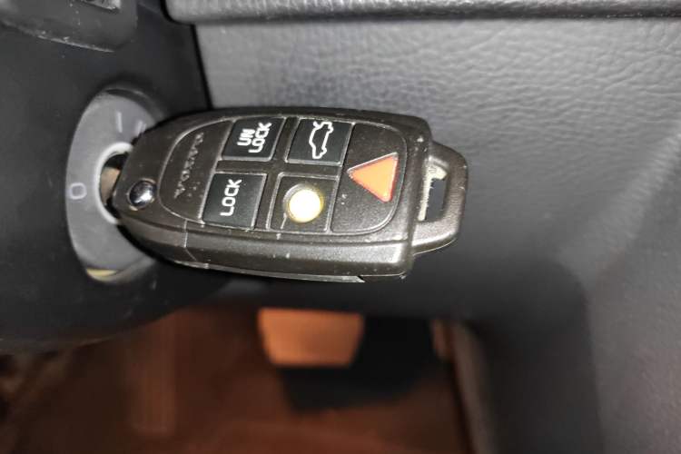 Used Volvo XC Classic 2014 T5 Luxury Edition Vehicle Key