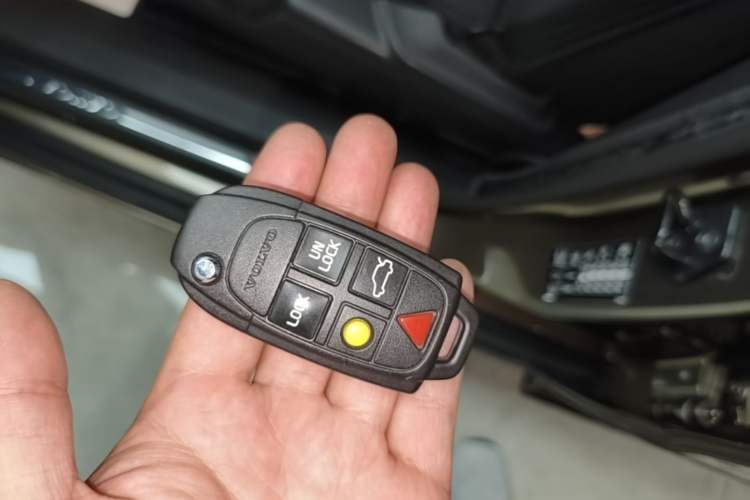 Used Volvo XC Classic 2014 T5 Luxury Edition Vehicle Key