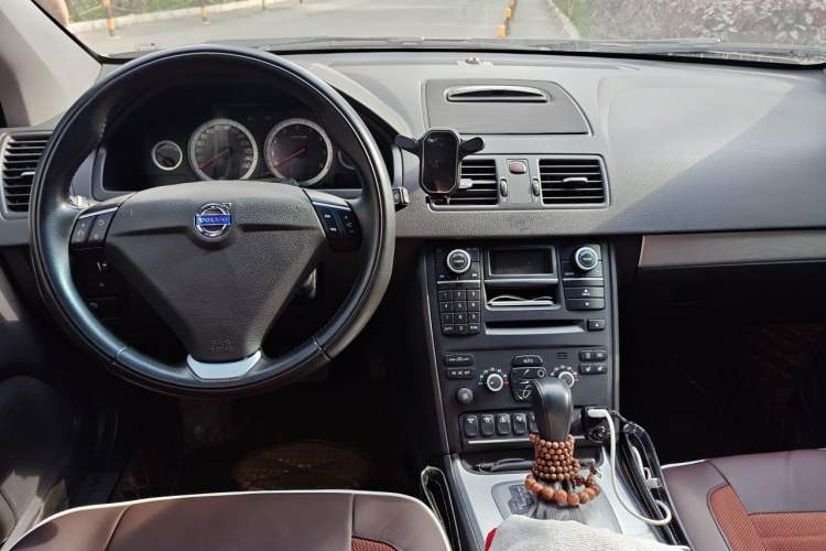 Used Volvo XC Classic 2014 T5 Luxury Edition Center Console