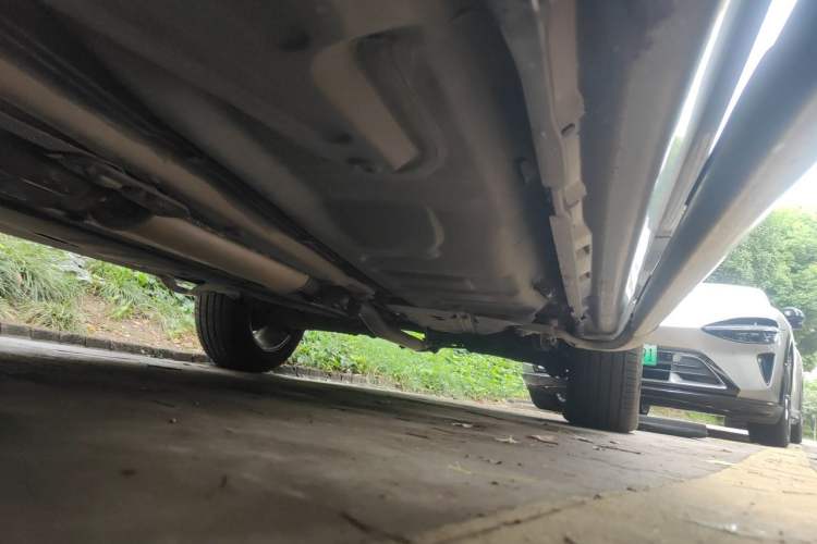 Used Volvo XC Classic 2014 T5 Luxury Edition Chassis Front Left