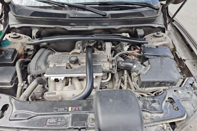 Used Volvo XC Classic 2014 T5 Luxury Edition Engine Bay