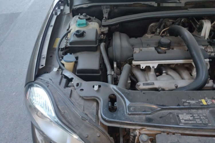 Used Volvo XC Classic 2014 T5 Luxury Edition Engine Bay Right