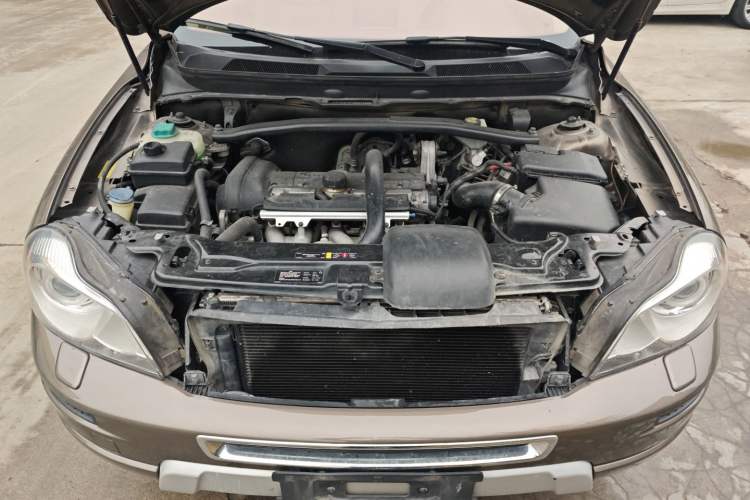 Used Volvo XC Classic 2014 T5 Luxury Edition Engine Bay