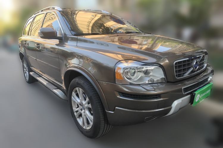 Used Volvo XC Classic 2014 T5 Luxury Edition Front Right 45 Deg