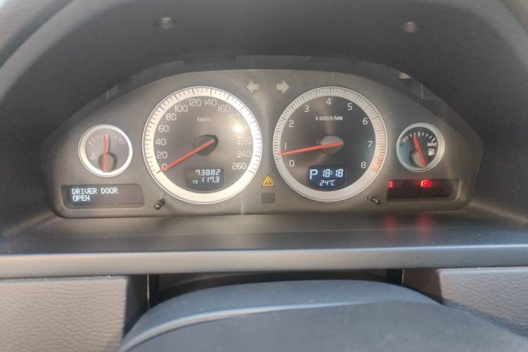 Used Volvo XC Classic 2014 T5 Luxury Edition Instrument Cluster