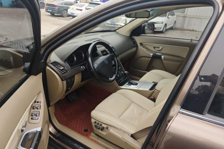 Used Volvo XC Classic 2014 T5 Luxury Edition Interior 3