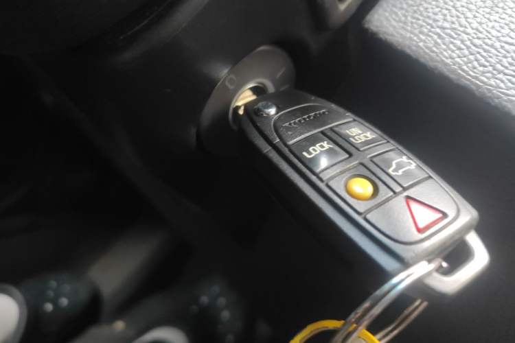 Used Volvo XC Classic 2014 T5 Luxury Edition Vehicle Key