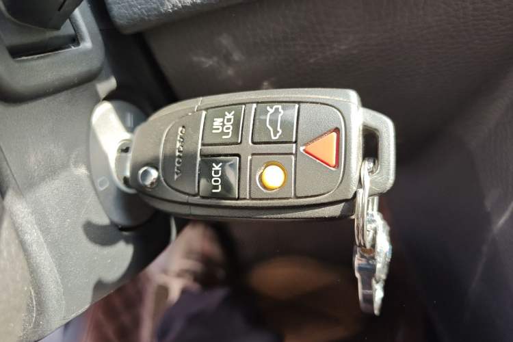 Used Volvo XC Classic 2014 T5 Luxury Edition Vehicle Key