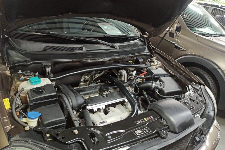 Used Volvo XC Classic 2014 T5 Luxury Edition Engine Bay