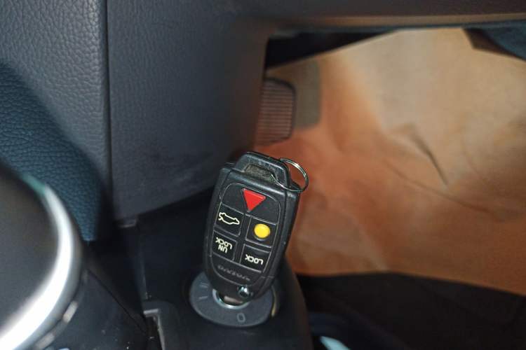 Used Volvo XC Classic 2014 T5 Luxury Edition Interior 1