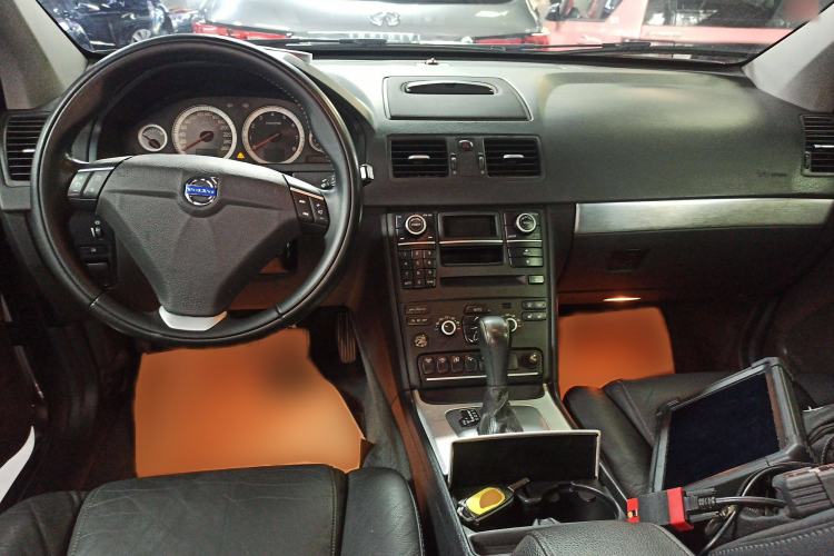 Used Volvo XC Classic 2014 T5 Luxury Edition Interior 2