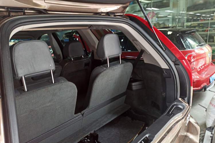 Used Volvo XC Classic 2014 T5 Luxury Edition Trunk