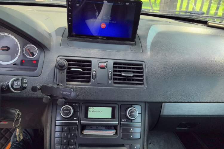 Used Volvo XC Classic 2014 T5 Luxury Edition Audio And AC Panel