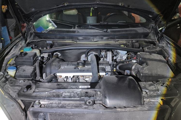 Used Volvo XC Classic 2014 T5 Luxury Edition Engine Bay