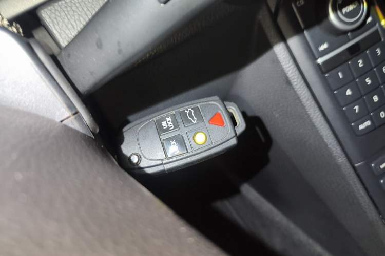 Used Volvo XC Classic 2014 T5 Luxury Edition Vehicle Key
