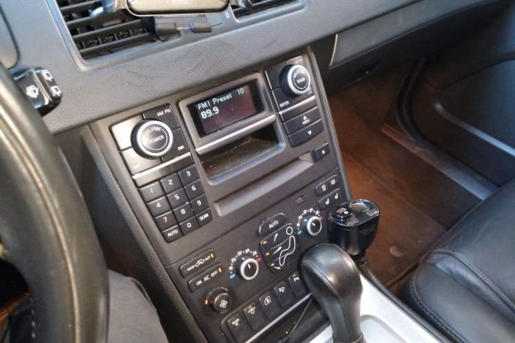 Used Volvo XC Classic 2014 T5 Luxury Edition Audio And AC Panel
