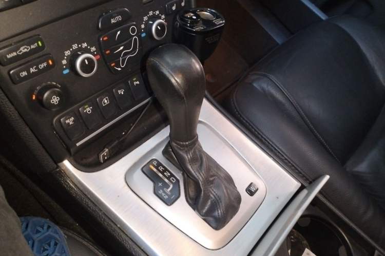 Used Volvo XC Classic 2014 T5 Luxury Edition Gear Lever