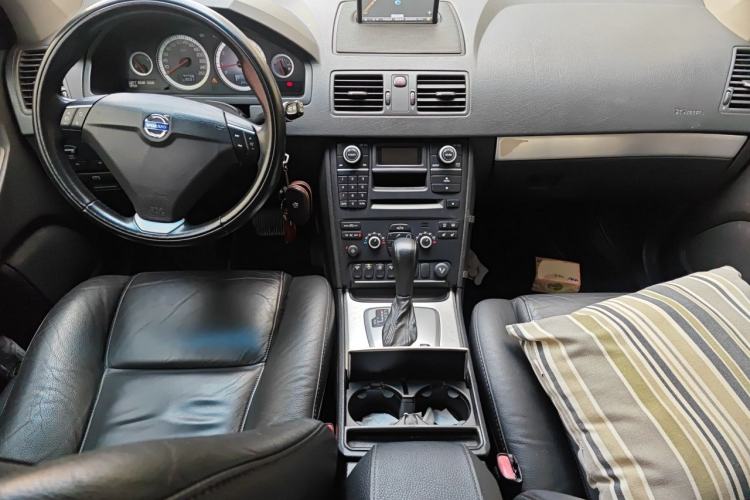 Used Volvo XC Classic 2014 T5 Luxury Edition Center Console