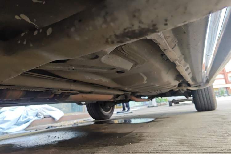 Used Volvo XC Classic 2014 T5 Luxury Edition Chassis Front Left