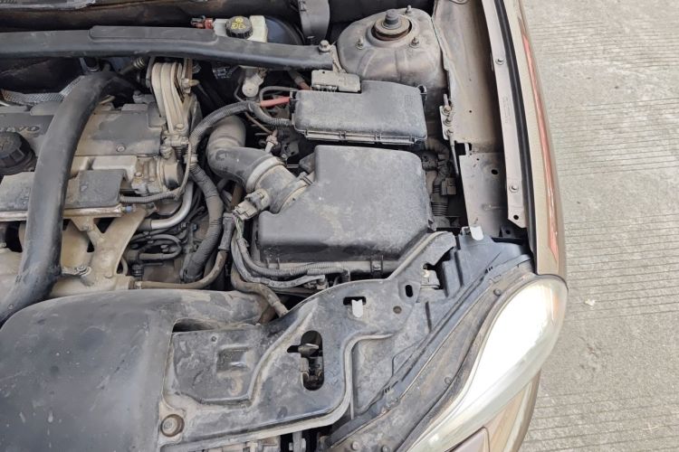 Used Volvo XC Classic 2014 T5 Luxury Edition Engine Bay Left
