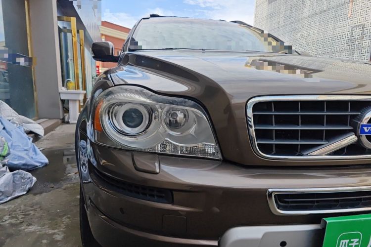 Used Volvo XC Classic 2014 T5 Luxury Edition Right Front Headlight