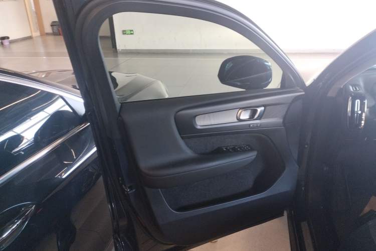 Used Volvo XC40 2020 T4 Four-Wheel Drive Smart Luxury Edition Interior 7