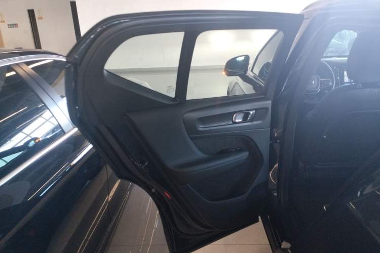 Used Volvo XC40 2020 T4 Four-Wheel Drive Smart Luxury Edition Interior 8