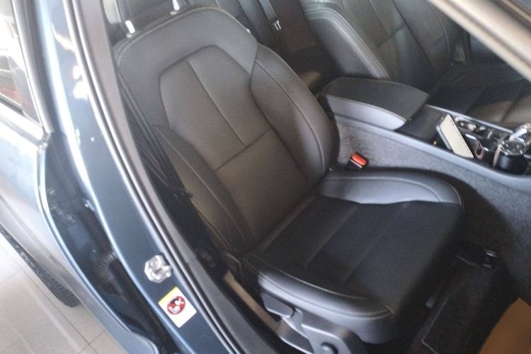 Used Volvo XC40 2020 T4 Four-Wheel Drive Smart Luxury Edition Right Front Seat