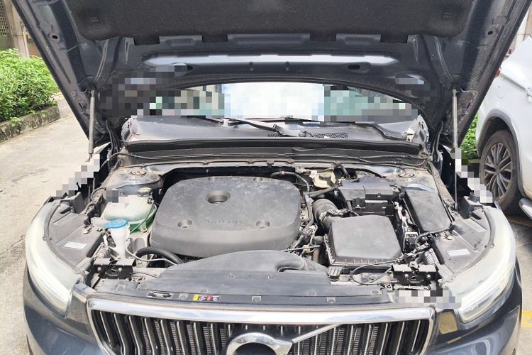 Used Volvo XC40 2021 T4 Four-Wheel Drive Smart Luxury Edition Engine Bay