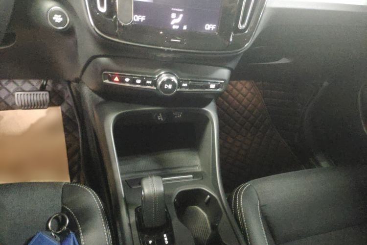Used Volvo XC40 2020 T3 Smart & Stylish Edition Gear Lever
