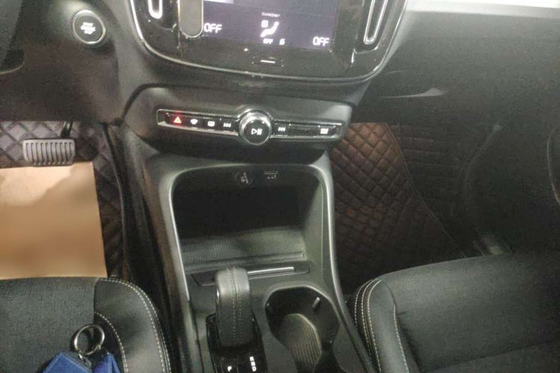 Used Volvo XC40 2020 T3 Smart & Stylish Edition Gear Lever