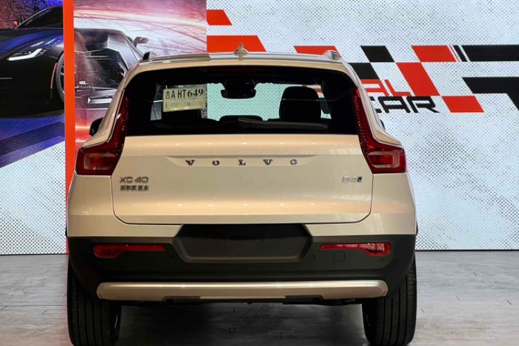 Used Volvo XC40 2023 B4 4x4 Smart Luxury Edition Exterior 4
