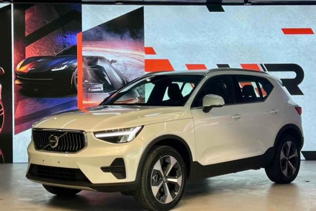 Used Volvo XC40 2023 B4 4x4 Smart Luxury Edition