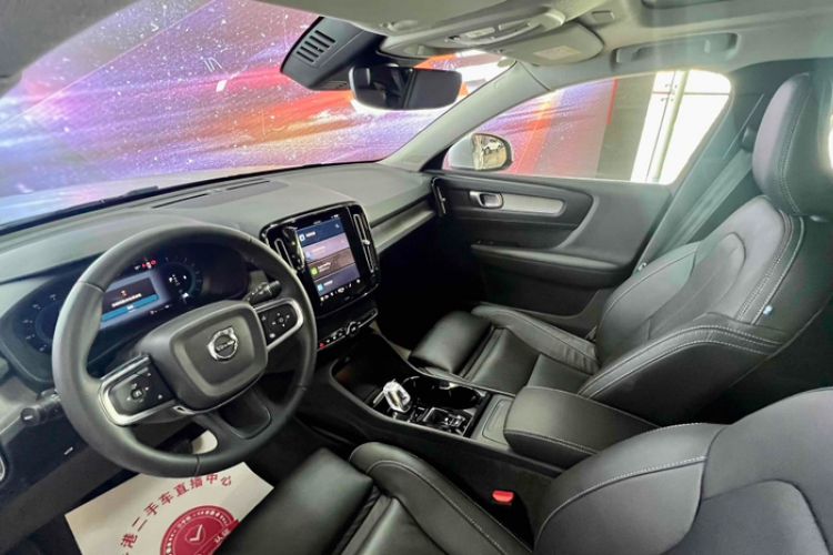 Used Volvo XC40 2023 B4 4x4 Smart Luxury Edition Interior 1