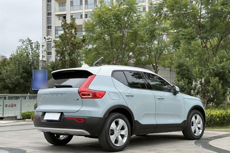 Used Volvo XC40 2019 T4 Four-Wheel Drive Midnight Amazon Blue Exterior 12
