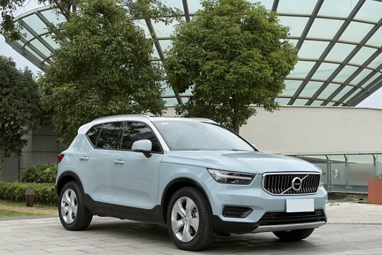 Used Volvo XC40 2019 T4 Four-Wheel Drive Midnight Amazon Blue Exterior 14