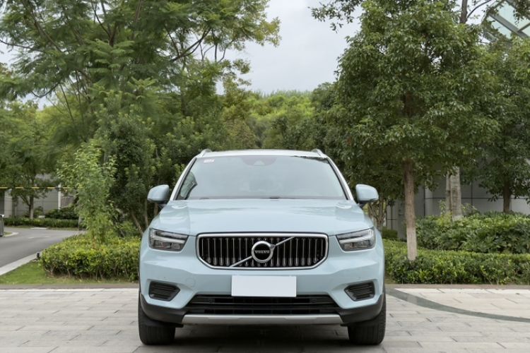 Used Volvo XC40 2019 T4 Four-Wheel Drive Midnight Amazon Blue Exterior 5