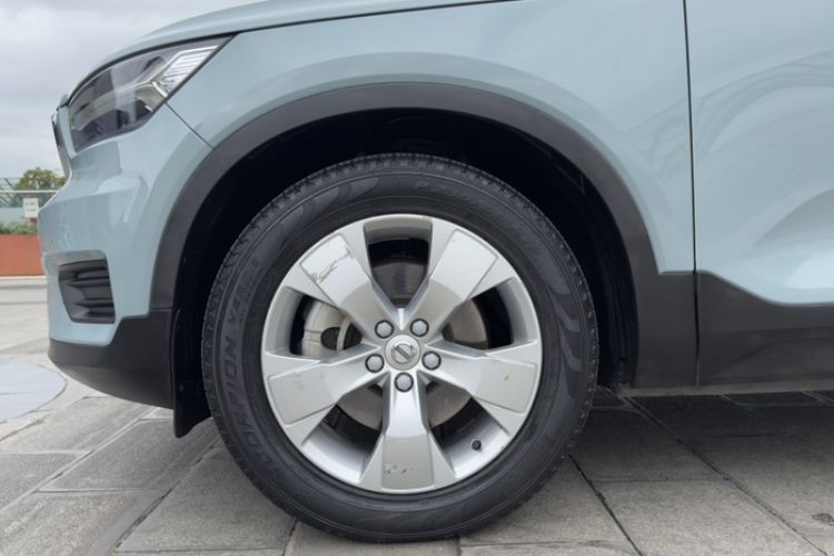 Used Volvo XC40 2019 T4 Four-Wheel Drive Midnight Amazon Blue Exterior 6