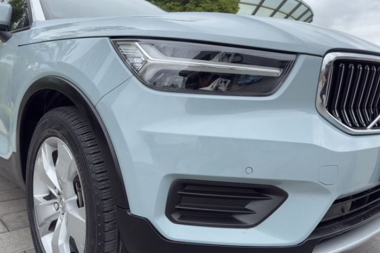 Used Volvo XC40 2019 T4 Four-Wheel Drive Midnight Amazon Blue Exterior 9
